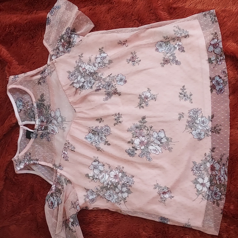 iZ Byer Cold Shoulder Top